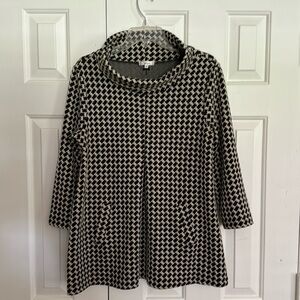 Houndstooth knit tunic